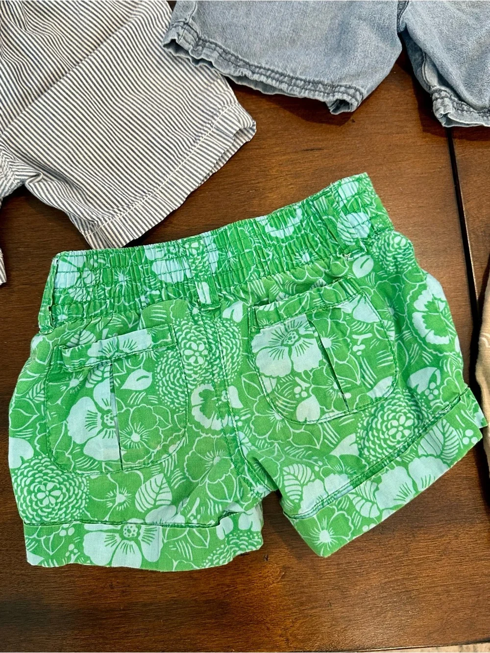 OshKosh B'gosh Green Floral Pleated Kids Shorts 100% cotton